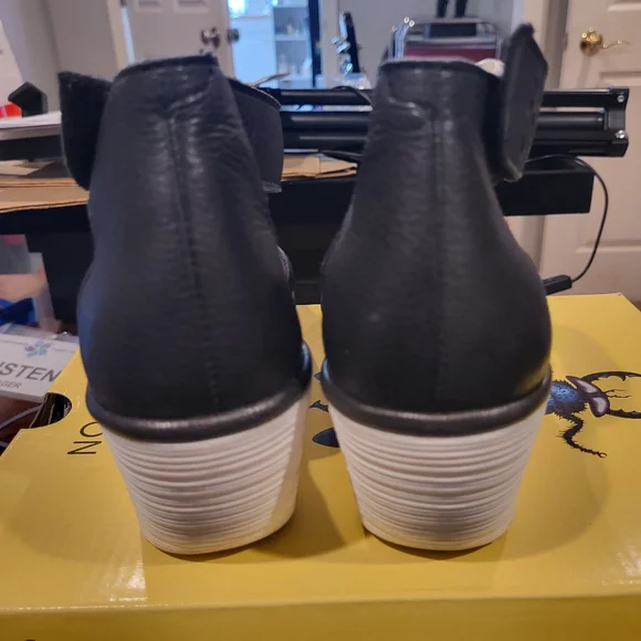 FLY London Women's Brito Sandals Black & Off White Size 37 (US 6-6.5) - Picture 9 of 13